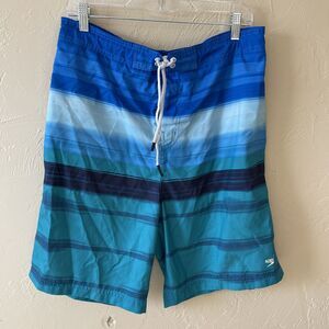 1526. Men Speedo Swim Shorts Size XL